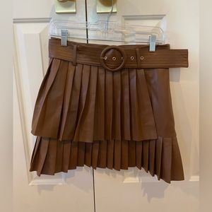 Cute faux leather pleated brown Zara skirt with belt! Size L
